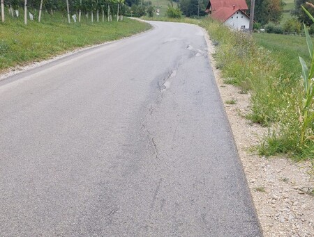 Razpoke in posedki na vozišču